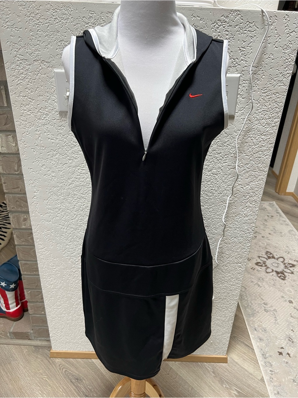 NWT Nike Women’s Essential Sleeveless Hooded Swim Cover-Up Dress - Picture 2 of 9